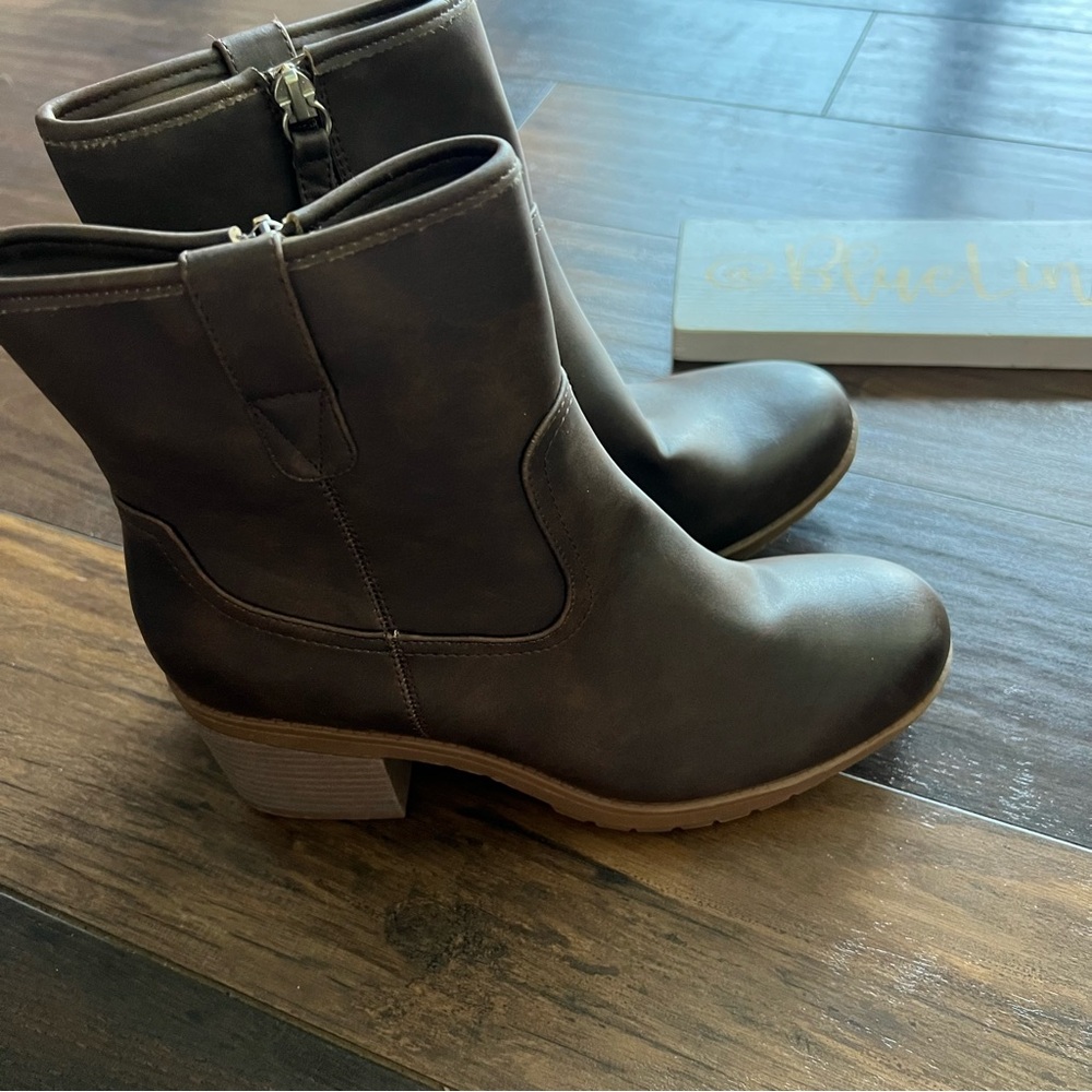 Dr Scholls Pearl Lug Sole Boots NWOT - Picture 3 of 9